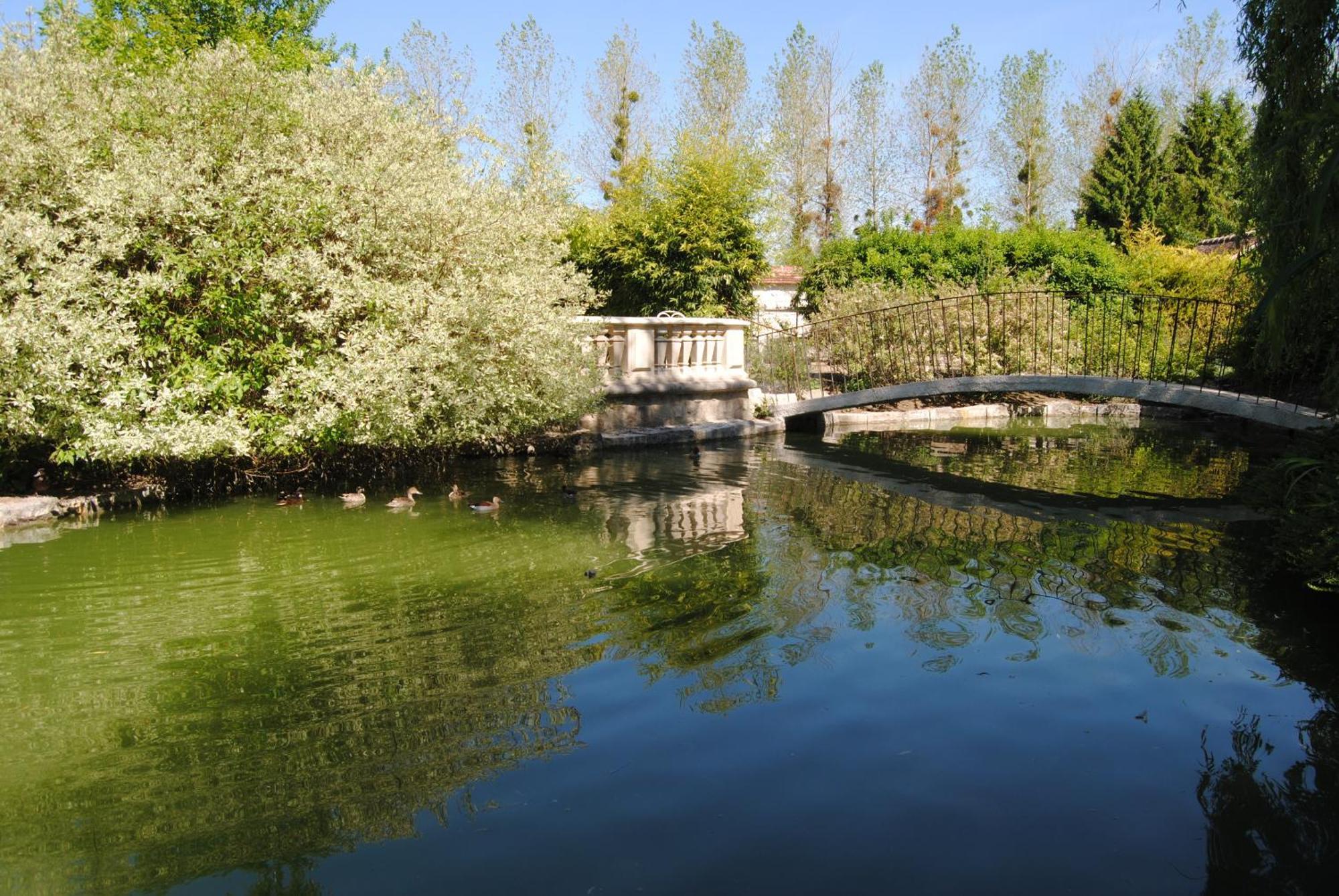 Les Insolites Du Grand Logis Marchais  Exterior photo